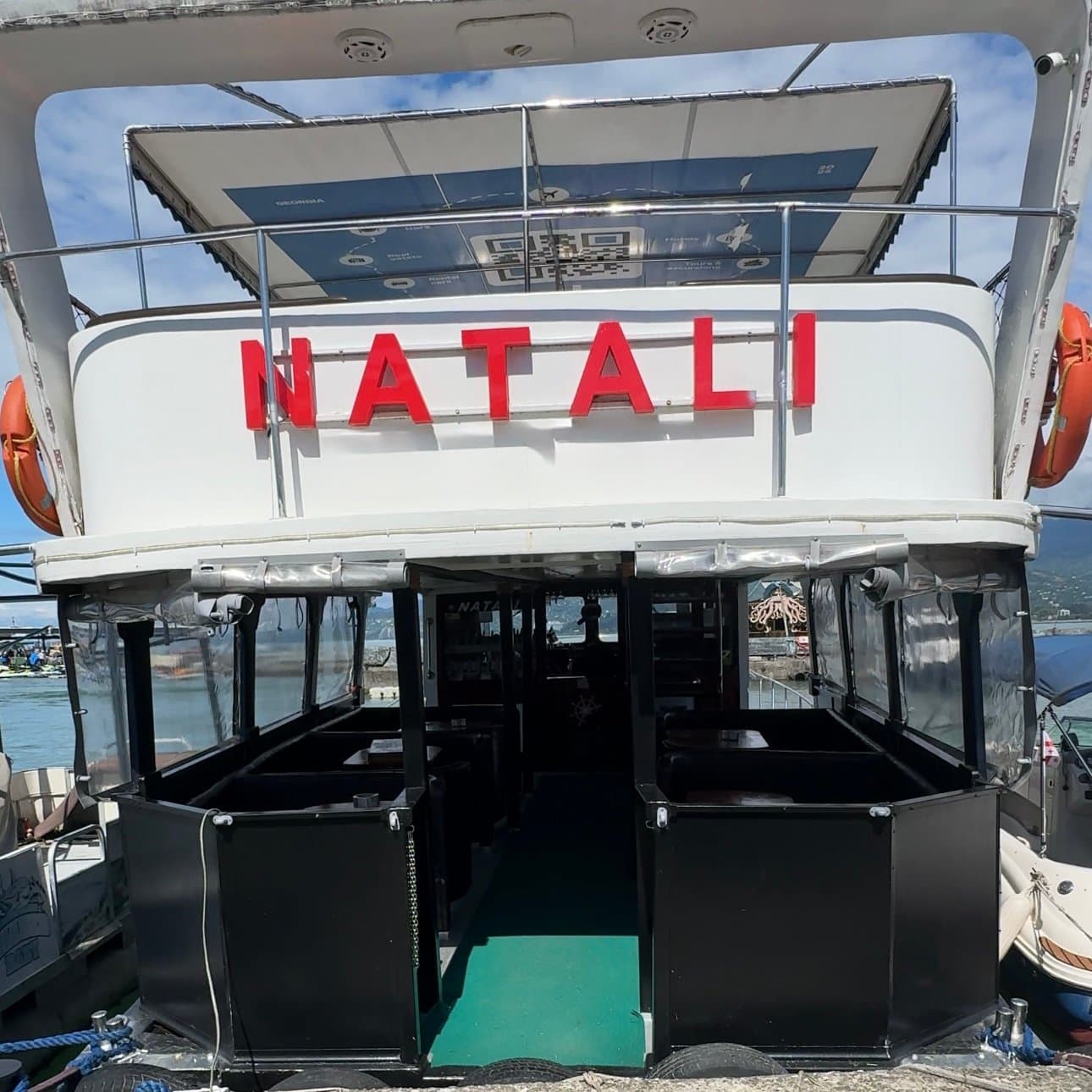 Batum'da Big Boat NATALI gemi kiralama — 50 misafire kadar