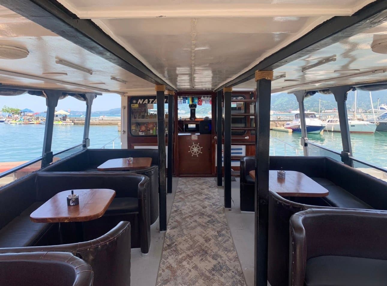 Batum'da Big Boat NATALI gemi kiralama — 50 misafire kadar