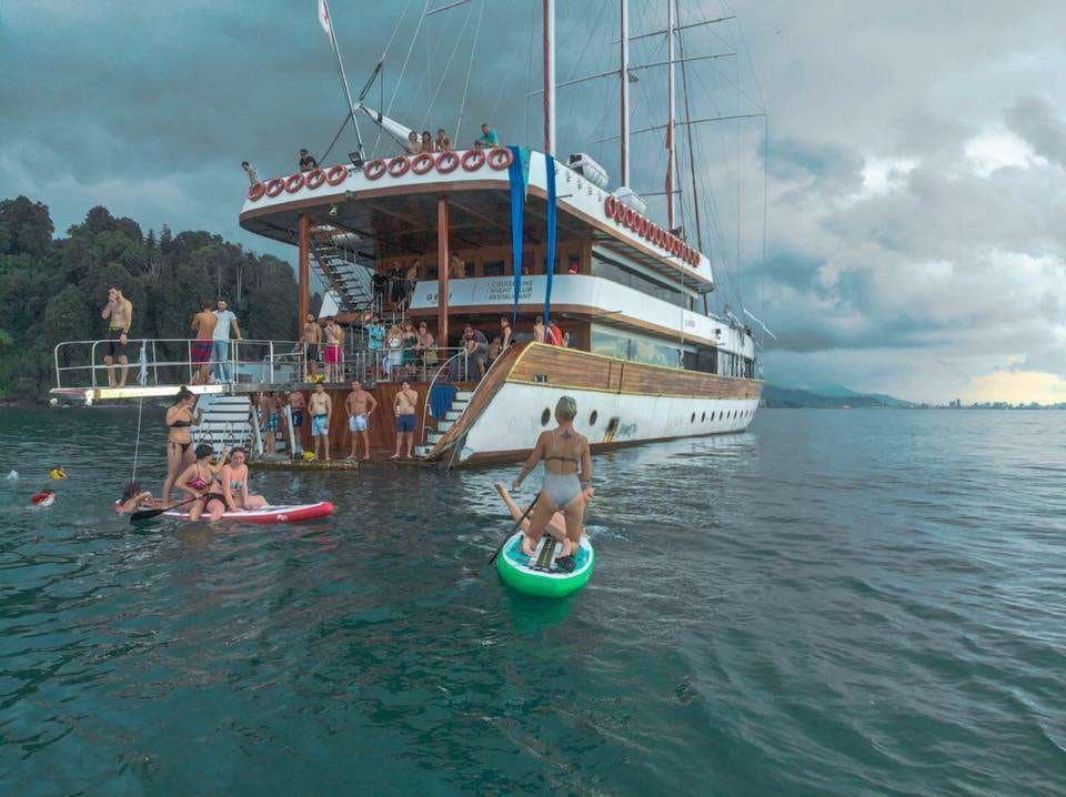 Gemi Batumi — Cruise with Onboard Restaurant