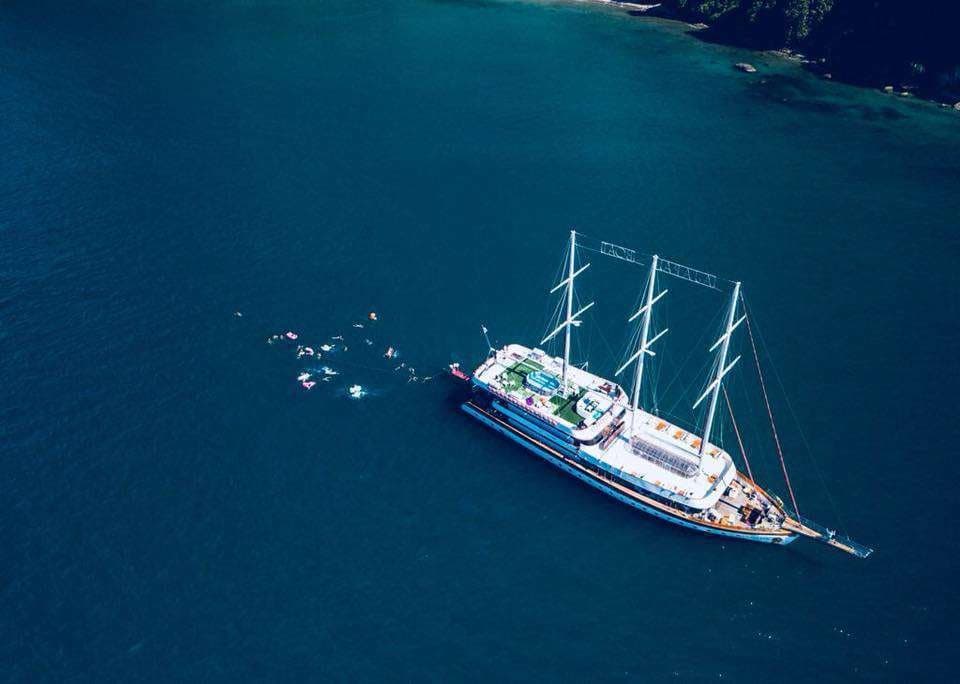 Gemi Batumi — Cruise with Onboard Restaurant