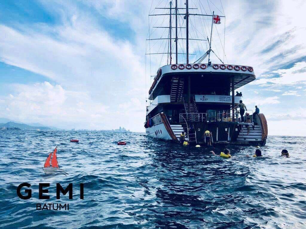 Gemi Batumi — Cruise with Onboard Restaurant