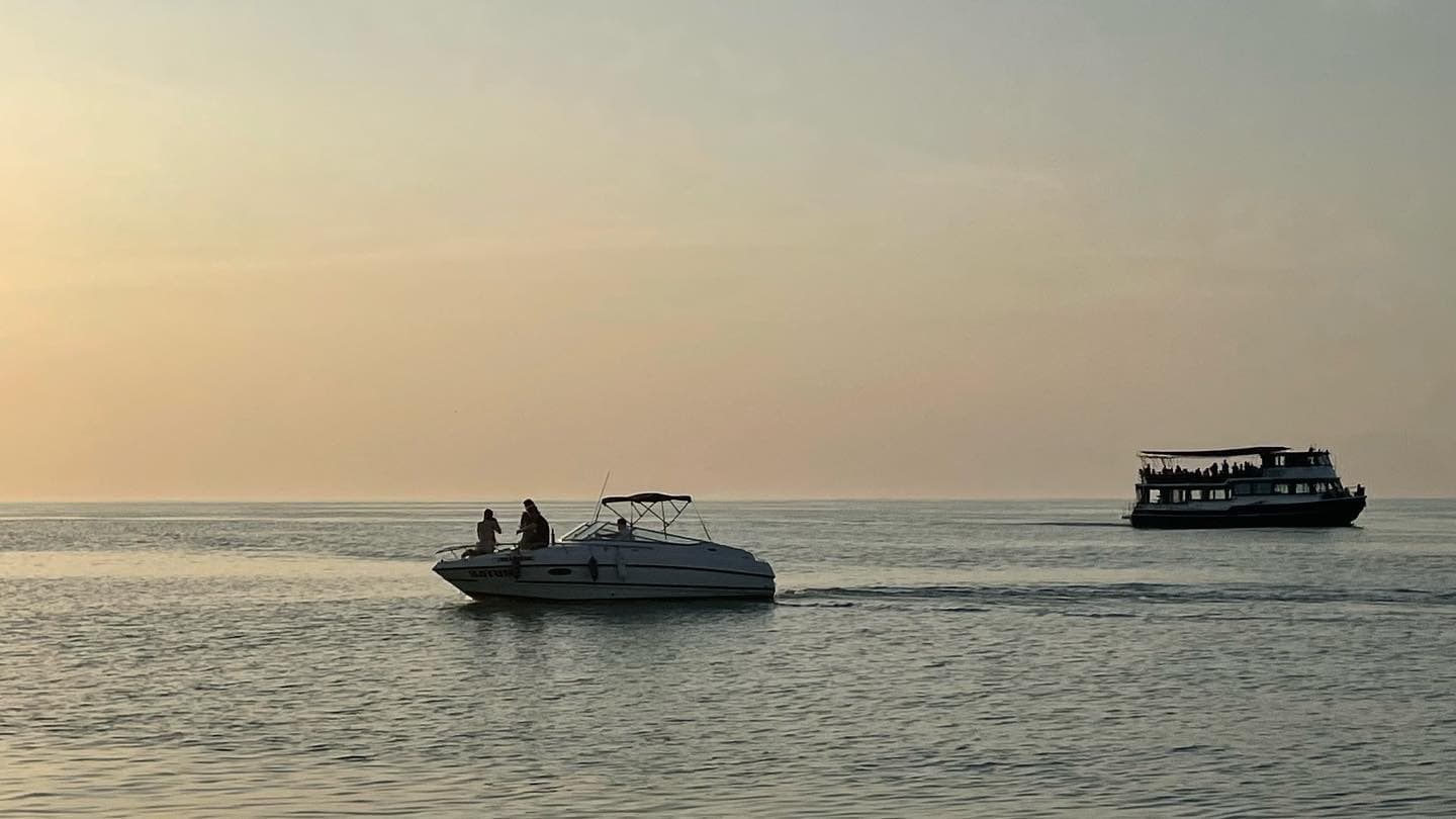 Аренда катера Batumi — до 4 человек, с каютой