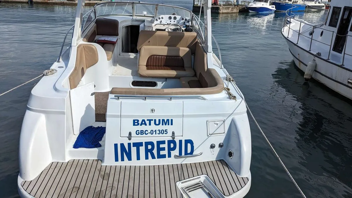 Batum'da Intrepid yat kiralama, foto 4